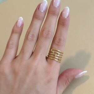 Elegant Gold-Tone Ring M1245